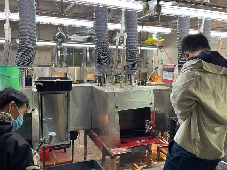 手工噴漆柜客戶現場